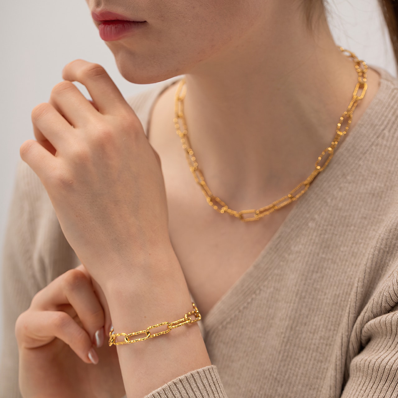 18K Gold-Plated Embossed Paperclip Bracelets - CHLOE