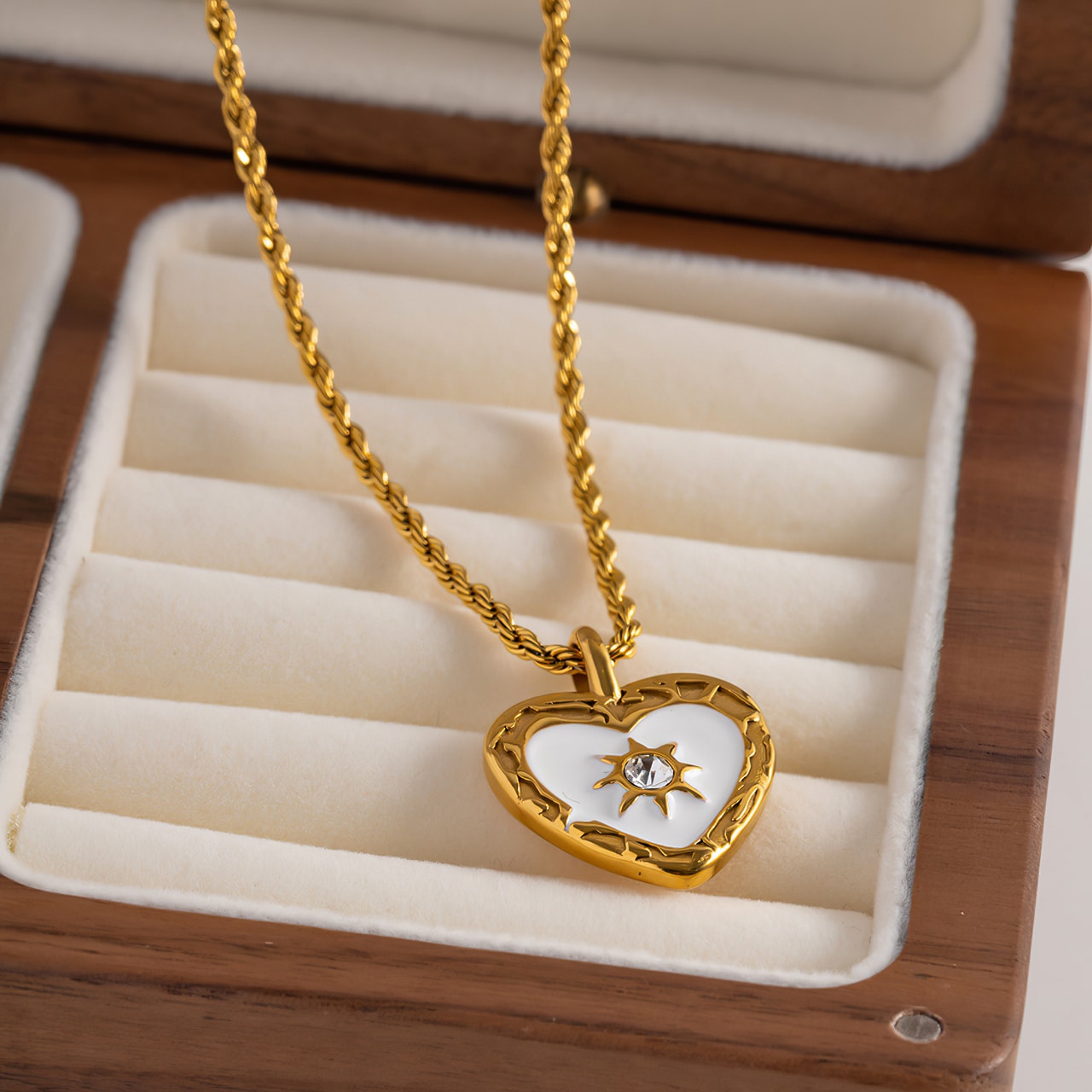 Heart-shaped Zircon Radiance Series 18K Gold-Plated Pendant Necklace - LEA